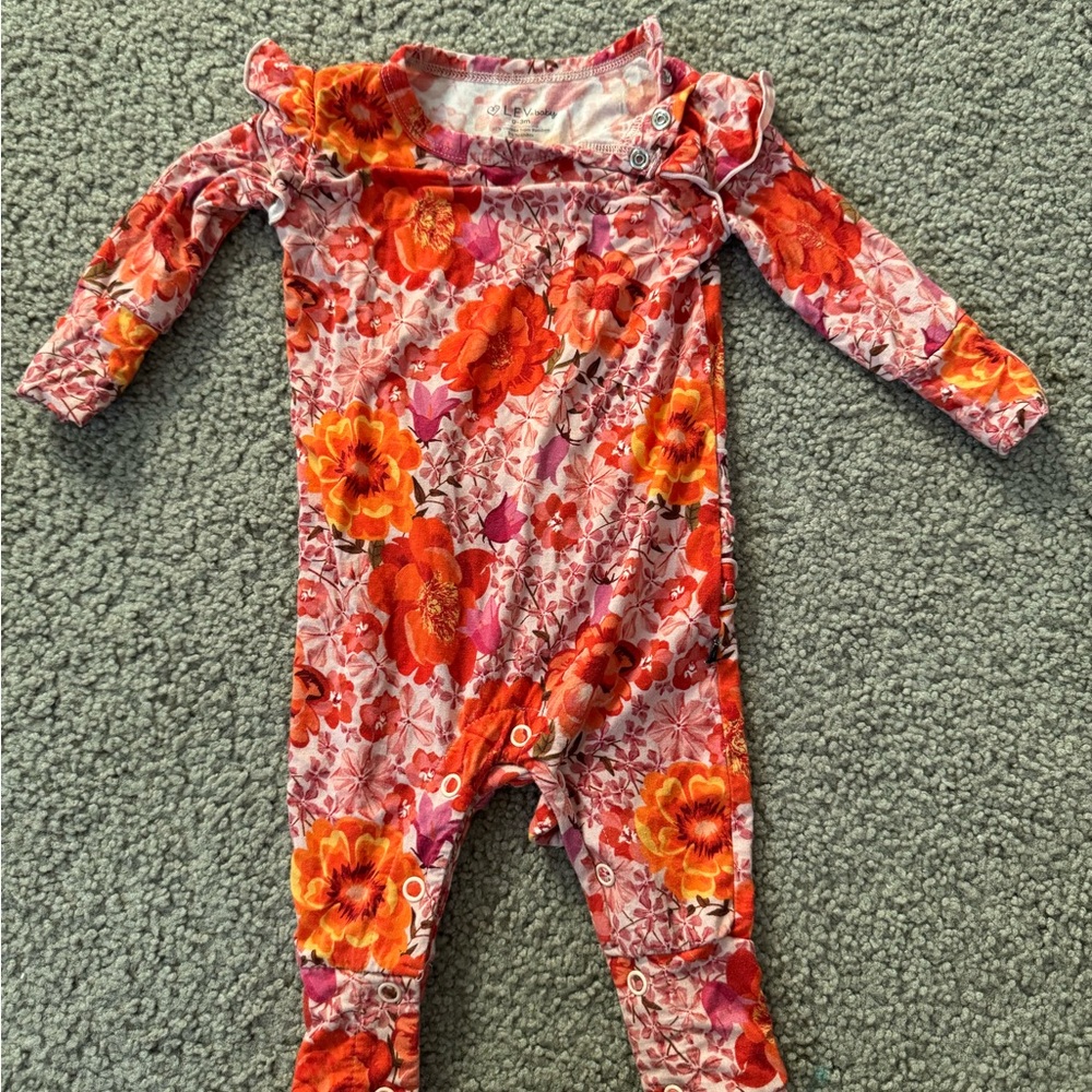 LEV Baby Bamboo Ruffled Onesie 0-3 Months